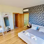 V&v Lloret- Marie Luxury House With Air Conditioning Lloret de Mar