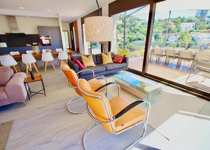 V&v Lloret- Marie Luxury House With Air Conditioning Willa Lloret de Mar