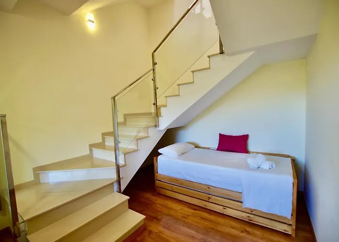 V&v Lloret- Marie Luxury House With Air Conditioning *