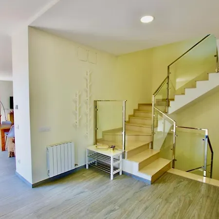 V&v Lloret- Marie Luxury House With Air Conditioning Villa Lloret de Mar